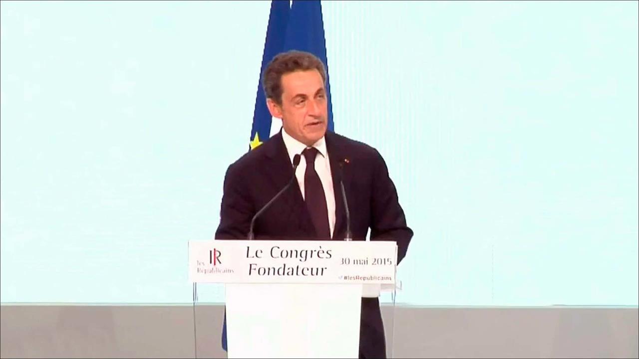 Лидеры основных политических партий Франции обрушились с критикой на президента Олланда