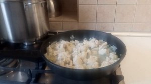 Курица в сливочном соусе | куриное филе в сметане на сковороде |