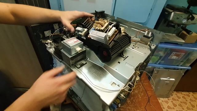 Замена инвертора и магнетрона Bosch HBC84K563 смотреть онлайн