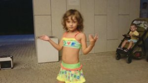 Аня, Ника и скрипач! В конце танцы! 2020