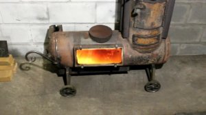 Печь буржуйка из газовых баллонов