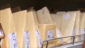 Просроченные продукты.  Как магазины обманывают с просрочкой.