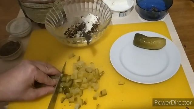 Куриная грудка с творожным сыром, грецкими орехами и огурчиком смотреть онлайн