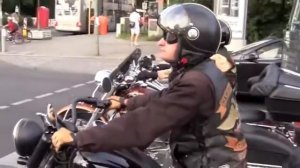 Едут едут по Берлину Наши казаки