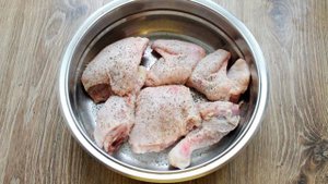 Курица с кетчупом и майонезом в духовке
