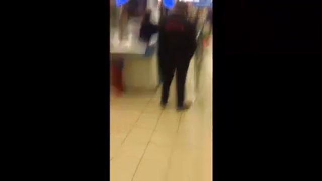 Развод в перекрестке и тупой охранник смотреть онлайн