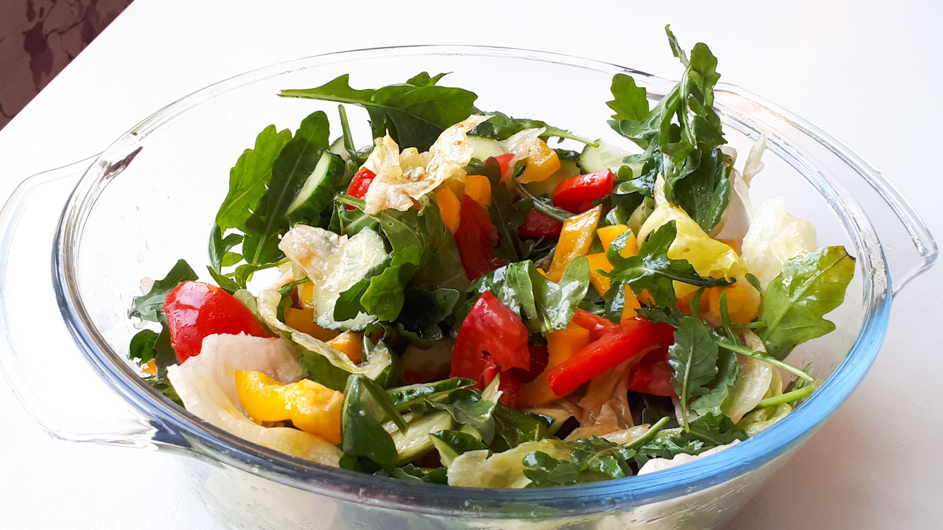 Простой  и вкусный салат  на праздничный стол! Как приготовить Салат из огурцов и помидоров.