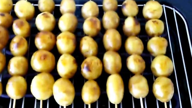 Молодой картофель  с домашней колбасой на гриле
