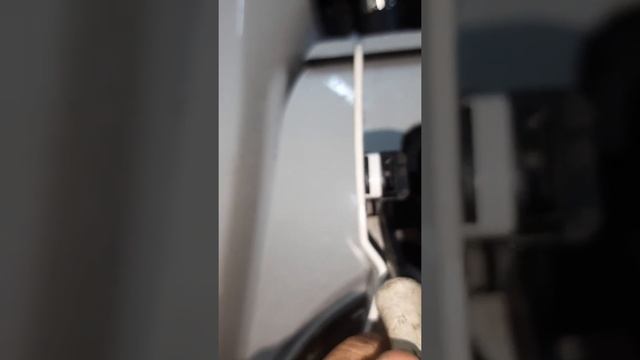 снятие лючка бензобака с фольксваген амарок смотреть онлайн