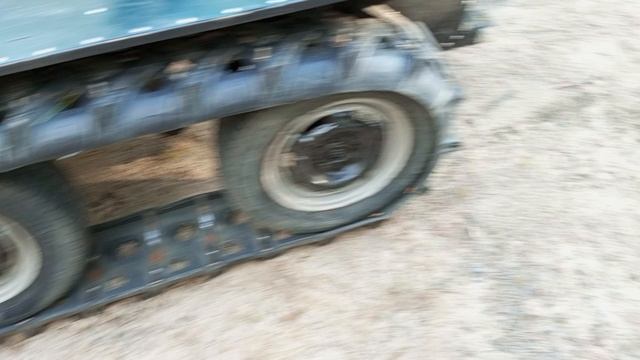 Небольшой обзор на самодельный гусеничный минитрактор