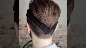 Женская бомбическая короткая стрижка с выбритыми висками+ окрашивание.