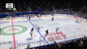 Серебряков выручает клюшкой / Serebryakov saves with his goalie stick