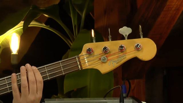 Fender Precision Bass from 1963 presented by Vintage Guitar Oldenburg смотреть онлайн