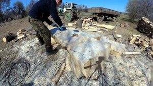 Скамья из бревна