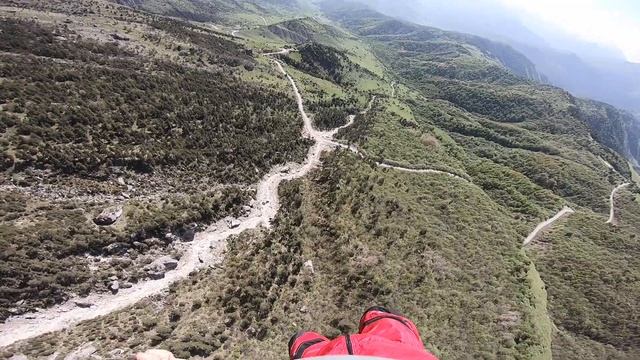Прыжок в трексьюте с горы Цей-Лоам (Ингушетия) смотреть онлайн