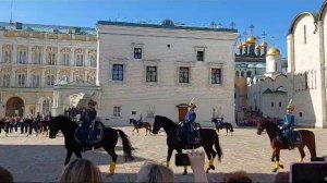 Развод пеших и конных караулов в Кремле