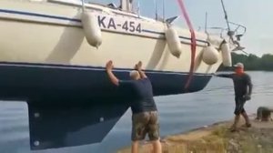 Аварийные ситуации - Спуск-подъем - Кран - Опрокидывание крана на яхту