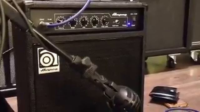 Strings Shop Review : Ampeg BA108 V2 смотреть онлайн