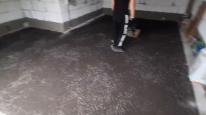 Укладка асфальтной крошки в гараже!