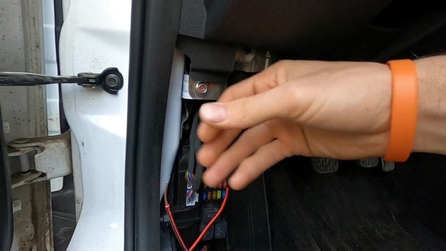 СКРЫТОЕ ПОДКЛЮЧЕНИЕ ВИДЕОРЕГИСТРАТОРА на FAW BESTURN X80 без вмешательства в проводку автомобиля смотреть онлайн