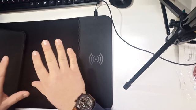 Большой игровой коврик для мыши с беспроводной зарядкой смотреть онлайн