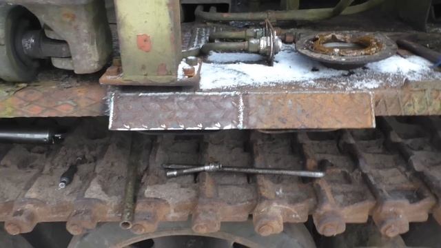 Обслуживание танка. Гусеничный движитель. смотреть онлайн