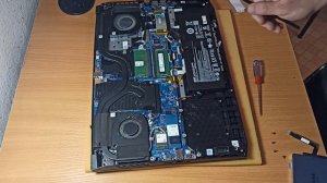 Установка 1000 ГБ 2.5" SATA накопителя Samsung 870 в ноутбук Acer Nitro 5