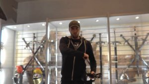 Крепление ножа под мышкой на оперативной кобуре (портупее)