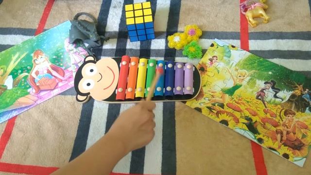 Граємо на дитячому ксилофоні "London Bridge is..." смотреть онлайн