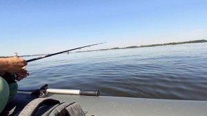 Рыбалка в Самаре. Ловля с лодки на стрелке Самары