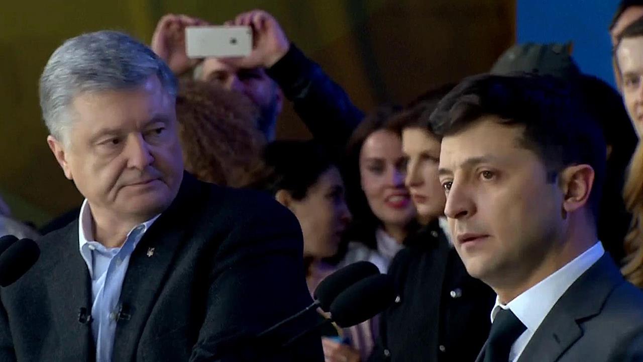 Итоги политической дуэли Порошенко и Зеленского - тема номер один на Украине