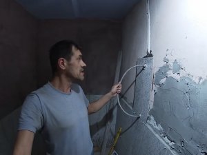 РАБОТАЕТ ОТДЕЛОЧНИК / ПЛЫВЁТ САНТЕХНИК / 2 Часть