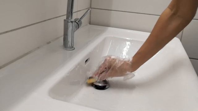 Как помыть раковину КЕРАМИЧЕСКАЯ РАКОВИНА чем чистить Как удалить ВОДНЫЙ КАМЕНЬ / ИЗВЕСТКОВЫЙ