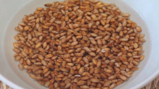 Сельдерей с ростками пшеницы и яблоком
