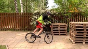 Развороты на велосипеде. Разворот одним прыжком на 180 градусов