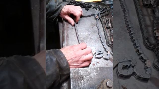 зазор между отверстиями в пластинах цепи с осью смотреть онлайн