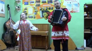 Коновалова Дарина "Поставила ведерочки на ляду" - плясовая песня Саратовской области