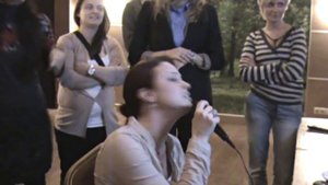 Мария Берсенева поет "Позарастали стежки-дорожки"
