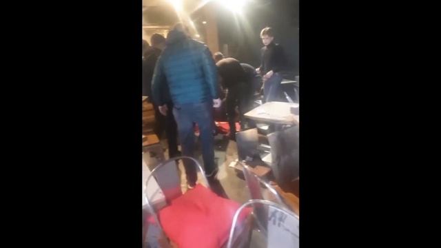 В Петербурге произошёл теракт

В кафе по адресу Университетская набережная 21Б прогремел взрыв.
