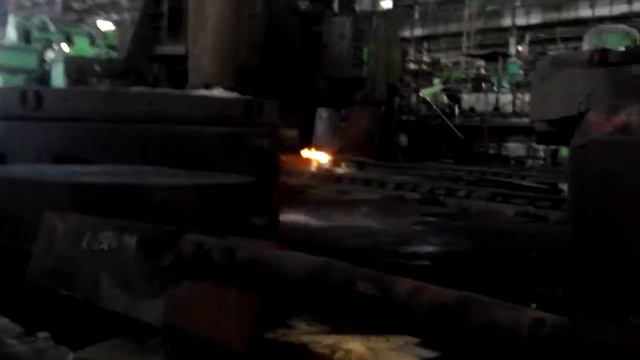 ЮУМЗ . Ковка. 6000 т пресс и его оснастка. VID 130310 смотреть онлайн