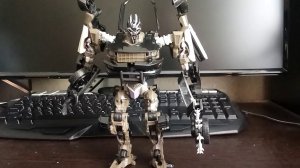 Обзор на игрушку Transformers Human Alliance "BARRICADE" от HASBRO