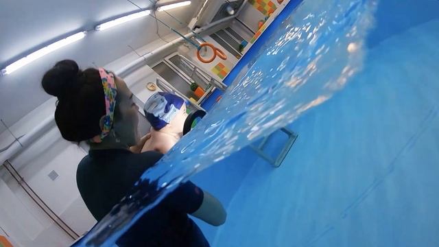 Грудничковое плавание в Иркутск | На Волне #07 смотреть онлайн