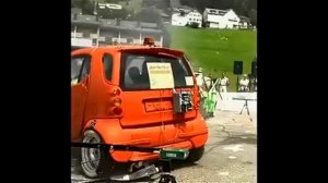 Краш тест Mercedes-Benz Smart ForTwo vs Fiat 600 2005