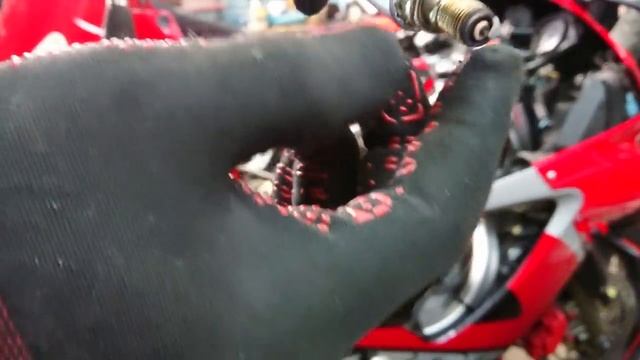 Замер компрессии на примере Honda cbr600f4i смотреть онлайн