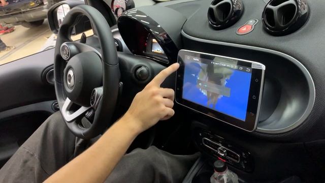 Smart - большой монитор и мультимедиа + камера заднего вида смотреть онлайн