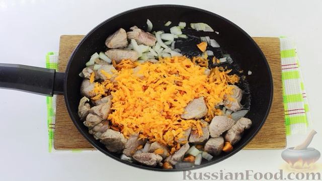 Гречневый суп со свининой и консервированной фасолью