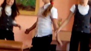 Танец девочек 4 Б класса