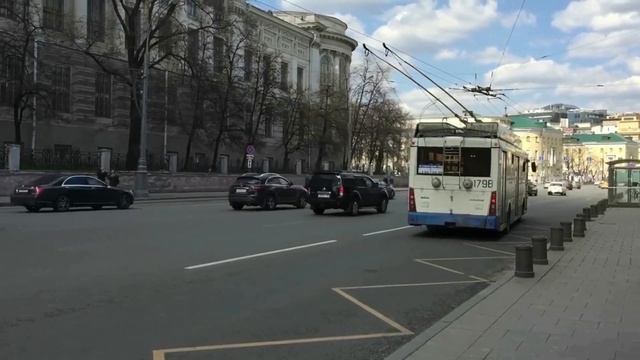 Булат Окуджава - Синий троллейбус смотреть онлайн