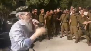 AVRAHAM FRIED SINGS ABBA ABBA WITH SOLDIERS OF THE NAHAL HAREDI