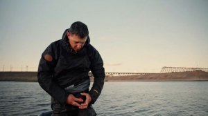 Выпал из лодки?! Это вам не поплавок!! Демонстрация сухого костюма Ursuit Gemino Action.